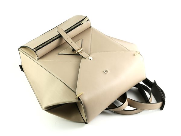 nicolas-theil-fw1617-hexane-backpack-beige-05